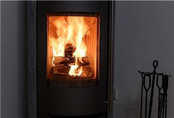 In Räumen mit einem Kamin oder Ofen sollte übrigens ein Kohlenmonoxid-Melder stehen.
