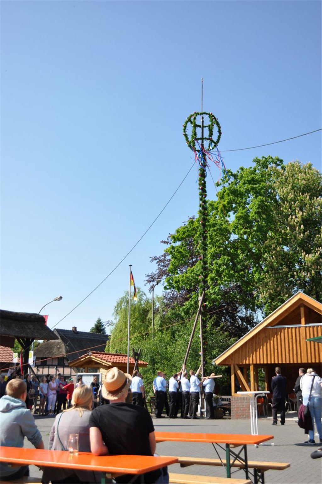 In Reitland fand das Pfingstbaumsetzen am Sonntag statt.