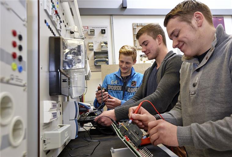 3 Millionen Euro für Wesermarsch-Berufschule In Sachen Elektronik und Digitalisierung sind die Werkstätten und Labore der Berufsbildenden Schulen Wesermasch schon lange nicht mehr auf dem aktuellsten Stand.