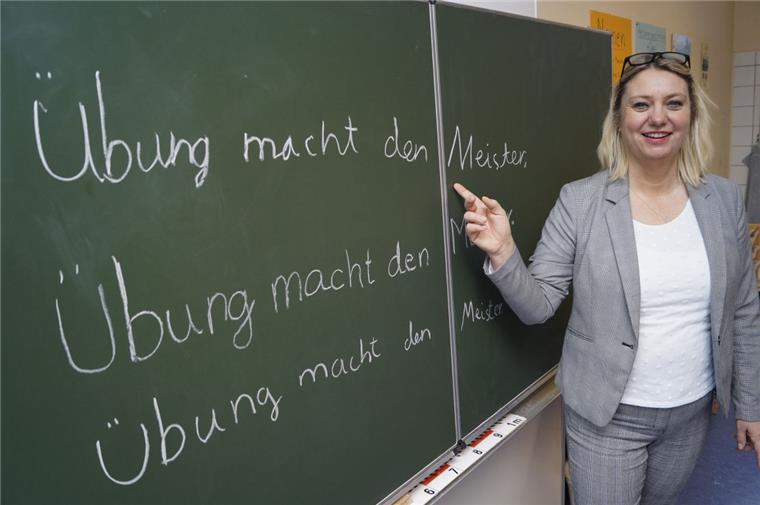 In Sachen Rechtschreibung hat Ines Woyciniuk, Leiterin der Grundschule Lunestedt, ein klares Motto: "Übung macht den Meister."