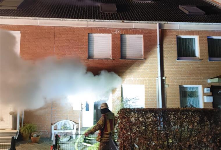 In Stade ist ein Reihenhaus in Brand geraten.