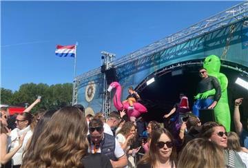 In Steinau herrscht einmal im Jahr Ausnahmezustand: Beim Frühtanz geht die Party ab.