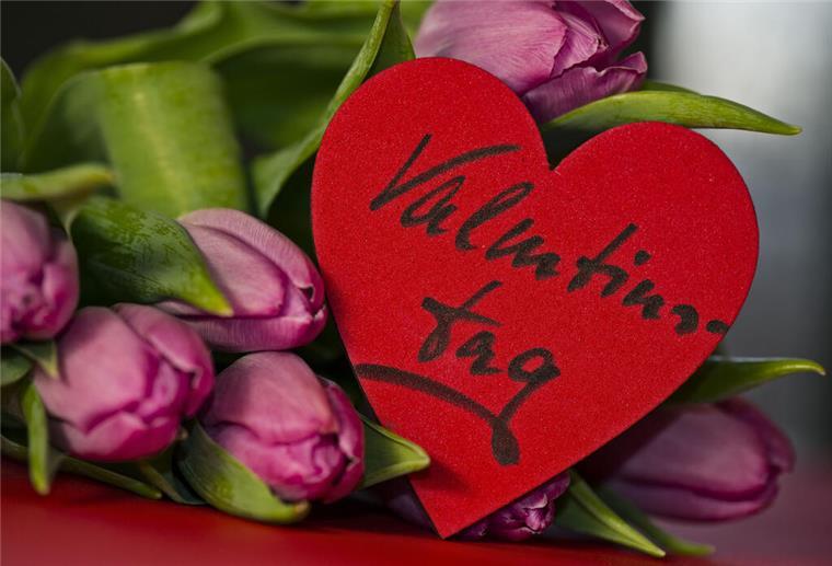 Blumen und ein Herz "Valentinstag"