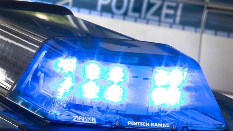 Blaulicht auf einem Polizeiauto.