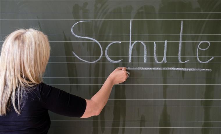 In Bremerhavener Grundschulen fehlen die Männer In vielen Grundschulen sind männliche Lehrkräfte zur Seltenheit geworden.