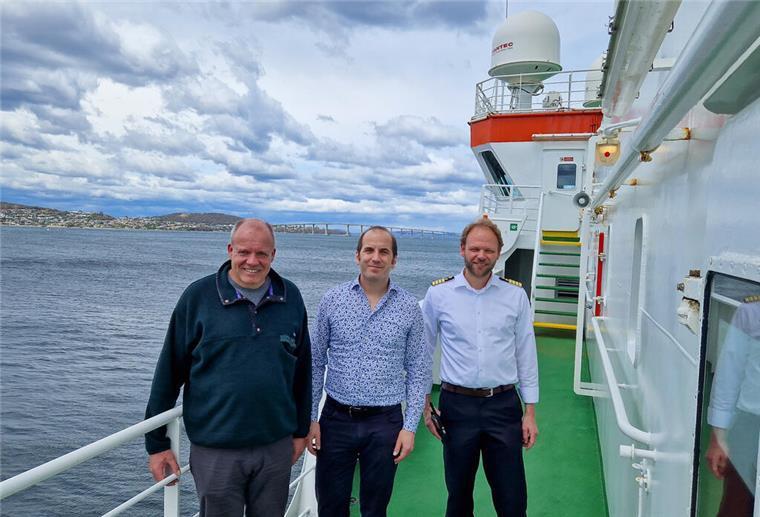 Die „Polarstern“ ist in den wärmeren Gewässern von Australien angekommen Polarstern vor Hobart