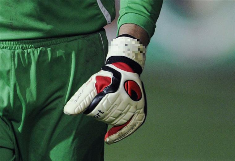Wehdel: Fußball-Torwart aus der Kreisklasse kassiert Faustschlag und stellt Strafanzeige In Wehdel ist ein Fußballspiel eskaliert. Ein Torwart wurde attackiert.