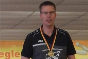 In Wolfsburg verbesserte sich Jörn Cordes vom Verein Nordenhamer Sportkegler von Bahn zu Bahn.