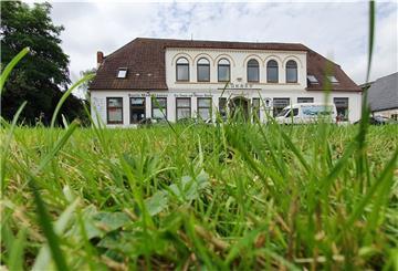 In zentraler Lage von Dorum an der Poststraße 12 soll auf einem gut 10.000 Quadratmeter großen Grundstück eine neue Wohn- und Pflegeanlage für Senioren entstehen.