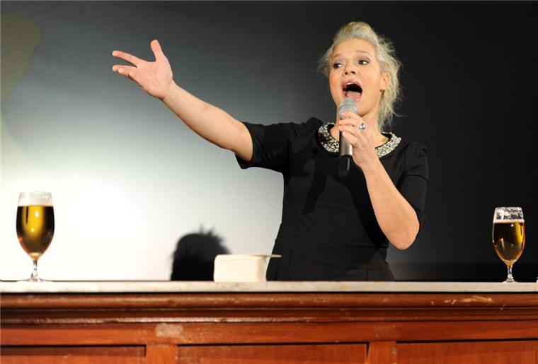 Ina Müller macht manchen Gästen Angst Ina Müller macht manchen Gästen Angst - obwohl sie das eigentlich gar nicht will.