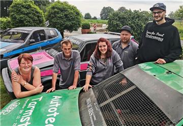 Infiziert vom Renn-Virus: Zum Team gehören Monika Raffalski (von links), Frank Strüver, Nancy und Sven Heyenga und Alexander Raffalski.