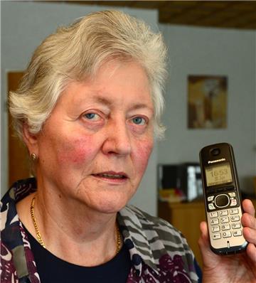 Ingrid Robohms Telefonanschluss war abgekoppelt worden. Und sie selbst für angeblich tot erklärt.  Auftakt einer Pannenserie.