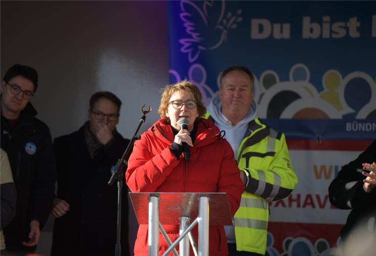 Demos gegen Rechtsextremismus zwischen Jade, Weser und Elbe: Die besten Bilder Innenministerin Daniela Behrens