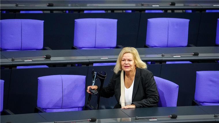SPD-Länderminister auf Ampel-Kurs bei Asyl und Sicherheit Innenministerin Nancy Faeser (SPD) sprach in einer Videokonferenz mit den Ressortchefs.