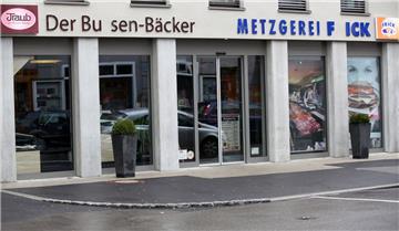 Innerhalb von drei Monaten haben Unbekannte in Bad Saulgau dreimal die Buchstaben S und R in den Namenschildern einer Bäckerei und einer benachbarten Metzgerei abgeschraubt und gestohlen.
