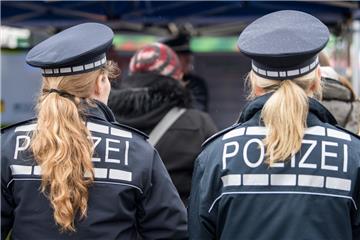 Insbesondere Polizistinnen sind Zielscheibe beleidigender Äußerungen von „Kunden“ der Ordnungshüter. Die nehmen generell einen zunehmenden Mangel an Respekt in der Gesellschaft wahr.