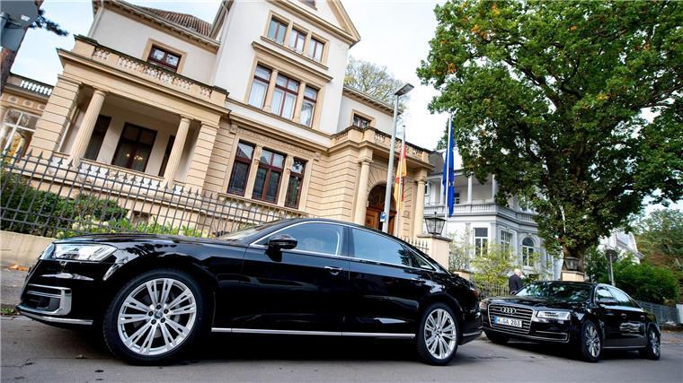 Fahrer von Minister Mohrs klagt gegen Niedersachsen Insgesamt 20 Fahrer beschäftigt die niedersächsische Landesregierung. (Archivbild)
