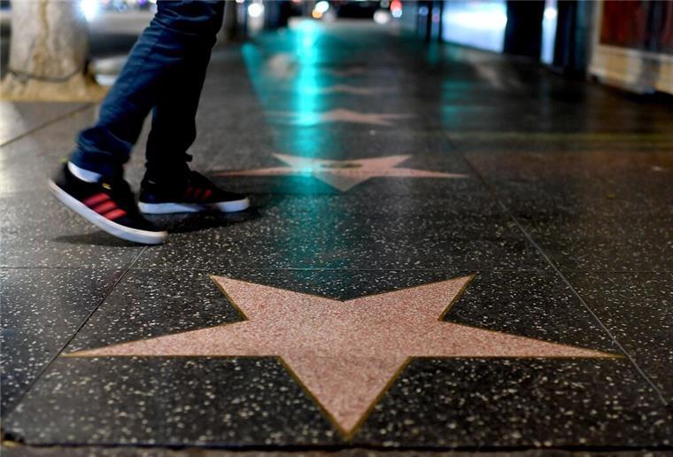 Jane Fonda und Prince - neue Sterne auf dem „Walk of Fame“ Insgesamt 36 Auserwählte wurden bekannt gegeben, die 2025 mit einem Stern auf dem „Walk of Fame“ in Hollywood geehrt werden sollen.