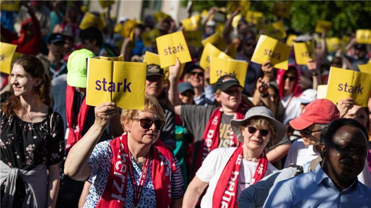 Von Scholz bis Merkel: Kirchentag setzt politische Akzente Insgesamt gibt es beim Kirchentag rund 1.500 Events an mehr als 60 Orten.