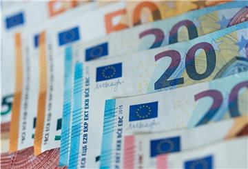 Insgesamt sind bisher Fördermittel in Höhe von 24 Millionen Euro an 2300 antragstellende Unternehmen und (Solo-)Selbstständige im Land Bremen ausgezahlt worden.