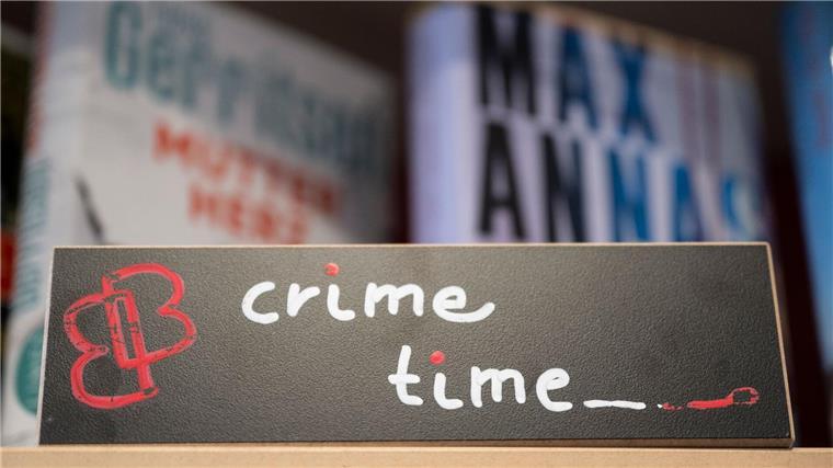 „Cosy Crime“: Kriminalromane mit Wohlfühlfaktor im Trend Insgesamt sind derzeit 40.000 bis 50.000 Krimis im Buchhandel erhältlich.