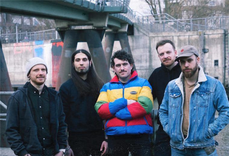 International aufgestellt: Woodhead aus Hamburg.