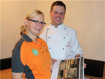 Iris und Torben zur Horst freuen sich auf die Eröffnung ihrer Filiale in Bremerhaven. Bis gestern hatten sie noch jede Menge Stress, um sie einzurichten.