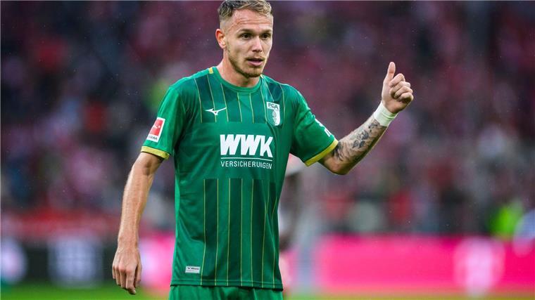 Augsburg verleiht Offensivspieler Cardona erneut Irvin Cardona wird erneut verliehen, diesmal an Espanyol Barcelona.