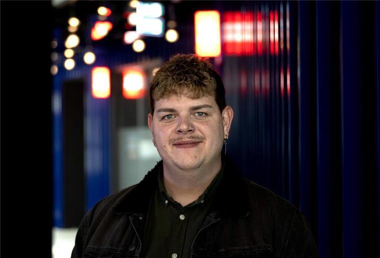 Sänger Isaak: Berlin würde mich überfordern Isaak Guderian wird Deutschland beim Eurovision Song Contest (ESC) 2024 in Malmö vertreten.