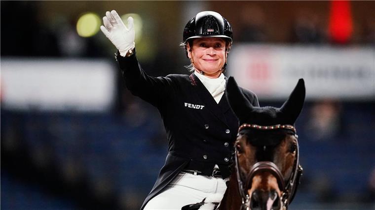 Isabell Werth setzt Erfolgsserie fort Isabell Werth, erfolgreichste Dressurreiterin der Welt, gewinnt den Grand Prix in der Frankfurter Festhalle.