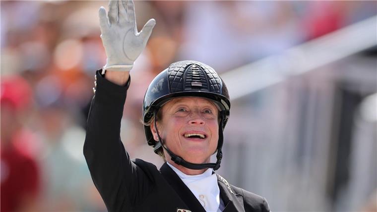 Werth siegt in der ersten Dressur des Weltcup-Heimspiels Isabell Werth gewinnt die erste Dressur beim Weltcup-Turnier in Stuttgart.
