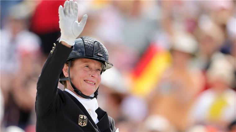 Wieder Gold für Dressur-Team: Werth mit Olympia-Rekord Isabell Werth gewinnt mit dem deutschen Team Gold in der Dressur.
