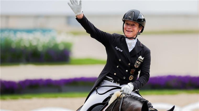 Nationalteam reitet im CHIO-Springen nur auf Platz sechs Isabell Werth zeigte eine gute Prüfung mit Wendy.