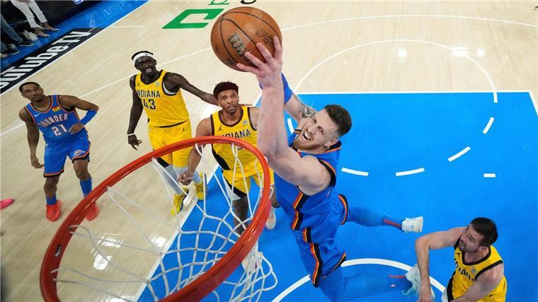 Hoch hinaus und zum Titel Isaiah Hartenstein hat mit seinem Team die Meisterschaft in der NBA gewonnen.