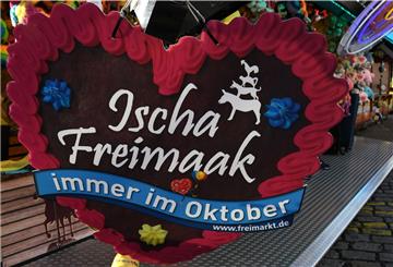 Lebkuchenherz mit der Aufschrift Ischa Freimaak immer im Oktober. 