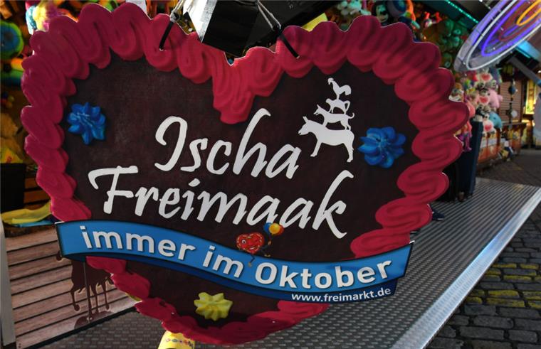 Freimarkt Bremen: Polizei gibt Sicherheitshinweise "Ischa Freimarkt" steht auf dem Pappschild an einem Losgeschäft.