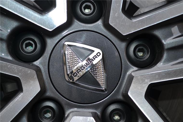 Bremen oder Bremerhaven? Wilde Spekulationen um Borgward Raus aus dem Rennen? Ist die Entscheidung für Bremen schon gefallen? Die Spekulationen über Borgward schießen derzeit ins Kraut.