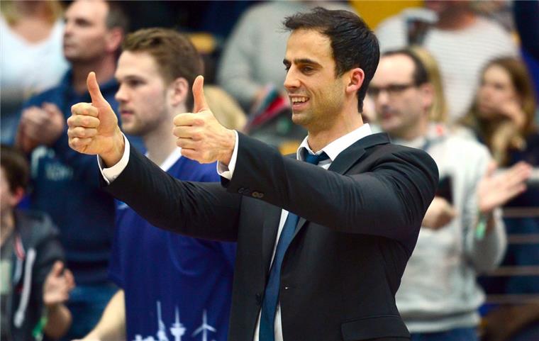 Chris Harris verlängert bei den Eisbären und ist kein klassischer Co-Trainer mehr Ist seit 2014 für die Eisbären im Einsatz: der sympathische Kanadier Chris Harris.