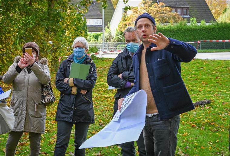 Konflikt um Kita Jägerhof spitzt sich zu Jägerhof oder alternatives Bauland? Die geplante Kita an der Wurster Straße wird heftig diskutiert. Denn gefällt werden müssten unter anderem zwei 100-jährige Kastanien und eine mächtige Birke.