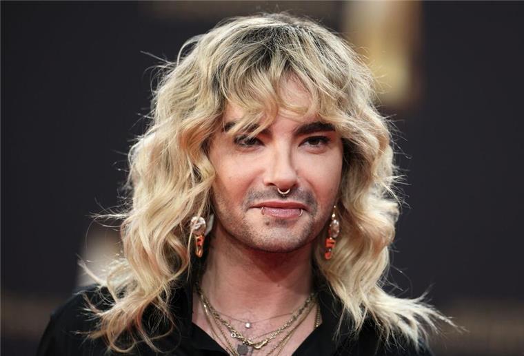 Kaulitz nimmt mit Klischees Queerfeindlichkeit aufs Korn Jahrelang sei Bill Kaulitz gesagt worden, er solle seine Sexualität geheim halten.
