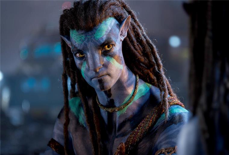 Regisseur James Cameron verrät Details zu „Avatar 3" Jake Sully in einer Szene des Films "Avatar 2: The Way Of Water"