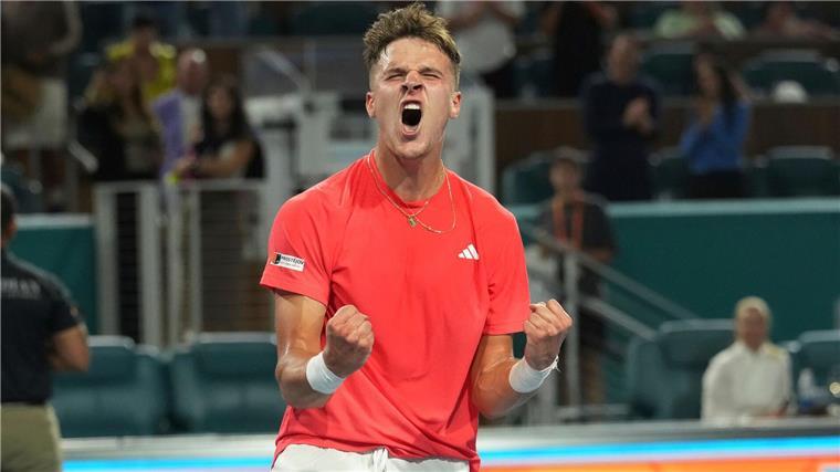 Umkleide-Treffen mit „King Leo“: Djokovic bewegt von Messi Jakub Mensik in Miami den Favoriten hat den Favoriten Taylor Fritz aus dem Turnier geworfen.