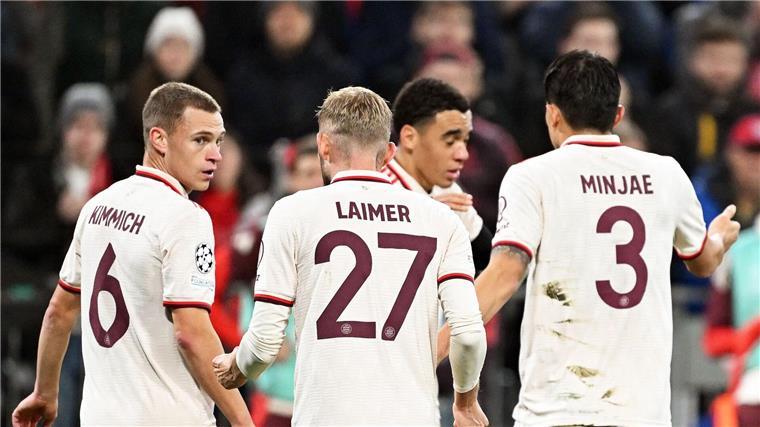 Musiala köpft Bayern zum Arbeitssieg: „Manchmal reicht 1:0“ Jamal Musiala (2.v.r) wurde nach seinem Treffer gefeiert.