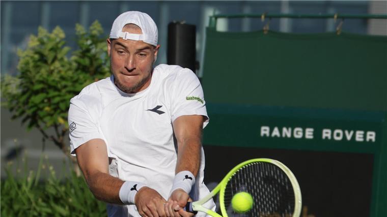 Abbruch wegen Dunkelheit: Struff spielt um Duell mit Alcaraz Jan-Lennard Struff spielt am Donnerstag sein Zweitrundenmatch zu Ende.