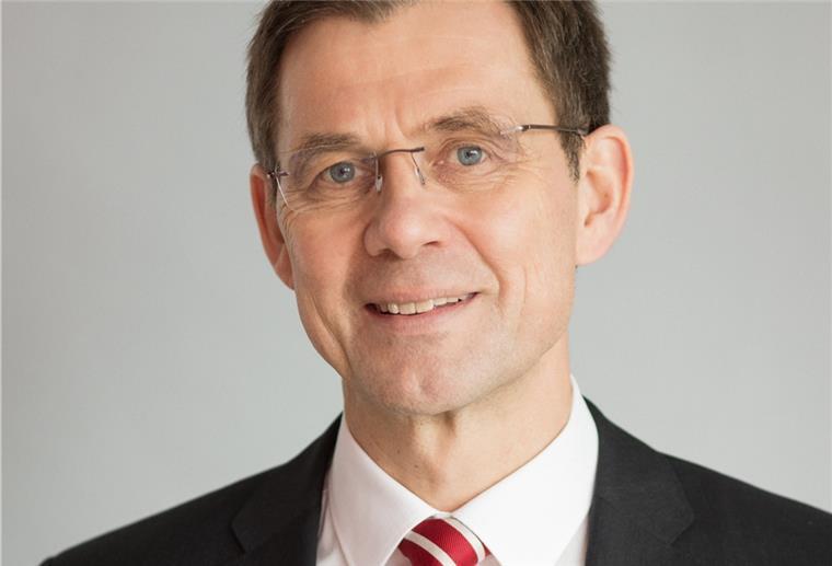 Jan Müller ist der neue IHK-Präsident Jan Müller war viele Jahre Vizepräsident. Nun ist er Präsident der Oldenburgischen Industrie- und Handelskammer.