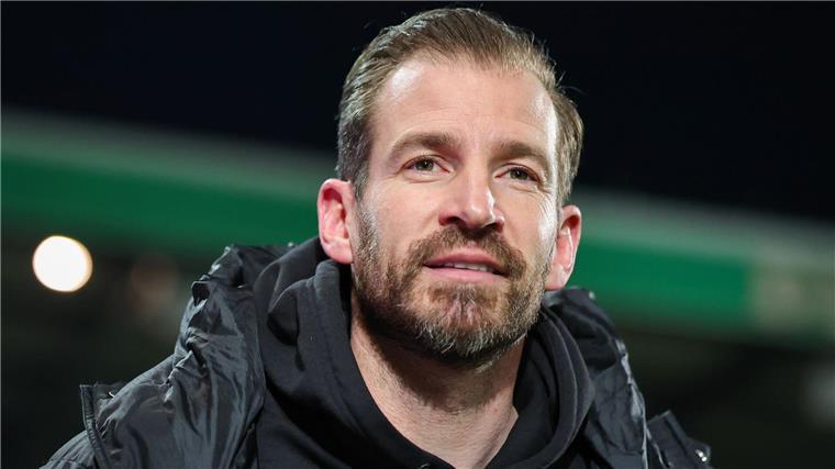 Greuther Fürth kämpft gegen die frühen Gegentore Jan Siewert fordert eine bessere Verteidigung von seiner Mannschaft.