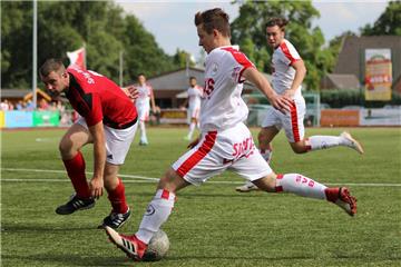 Jan Speer (am Ball) bereitete die Braker Führung in Berne in der 16. Minute vor. Er war in der vergangenen Saison mit den A-Junioren des SVB in die Landesliga aufgestiegen.