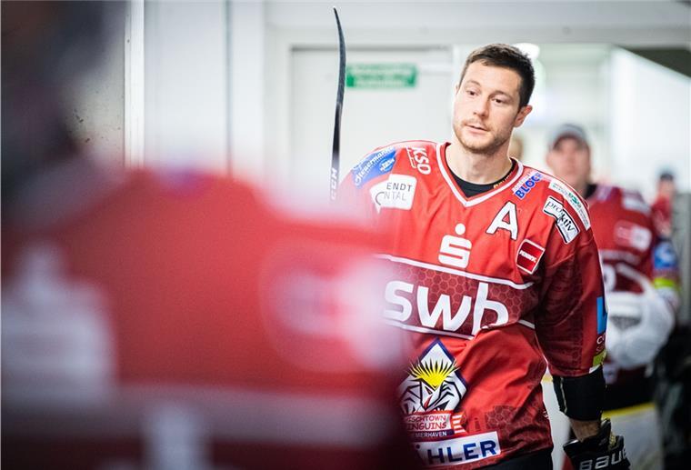 Pinguins mit geballter Offensiv-Power gegen Ingolstadt Eishockeyspieler Jan Urbas
