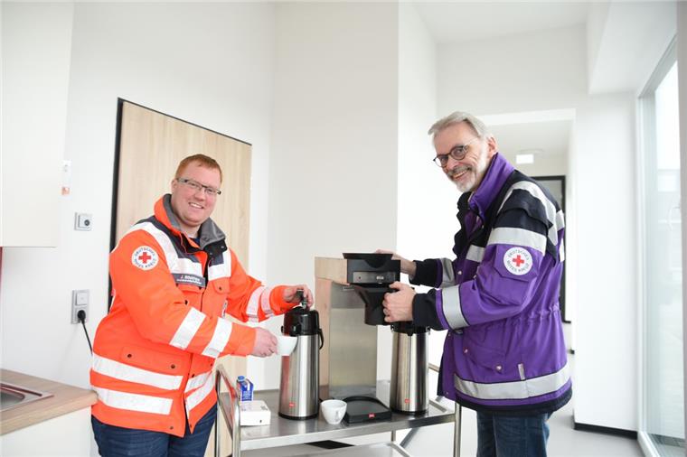 Tag des Ehrenamts: Die stillen Helden aus dem Cuxland Jannik Böckhaus und Wolfgang Adomeit sind als Ehrenamtlich für das Deutsche Rote Kreuz im Einsatz.