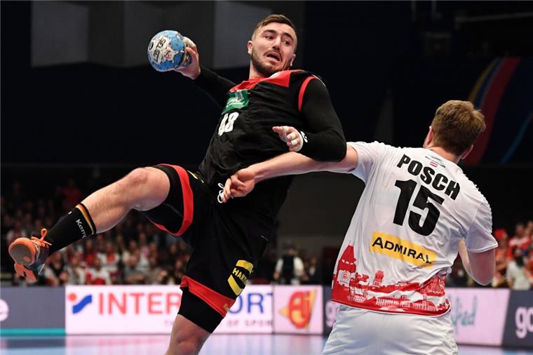 Jannik Kohlbacher (links) will mit der DHB-Auswahl auch gegen Tschechien überzeugen.